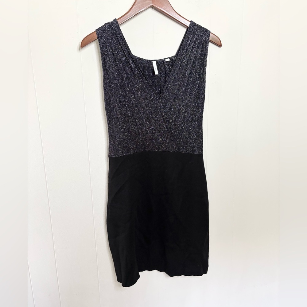 IISLI black shimmer sheath dress size SM sleeveless v neck